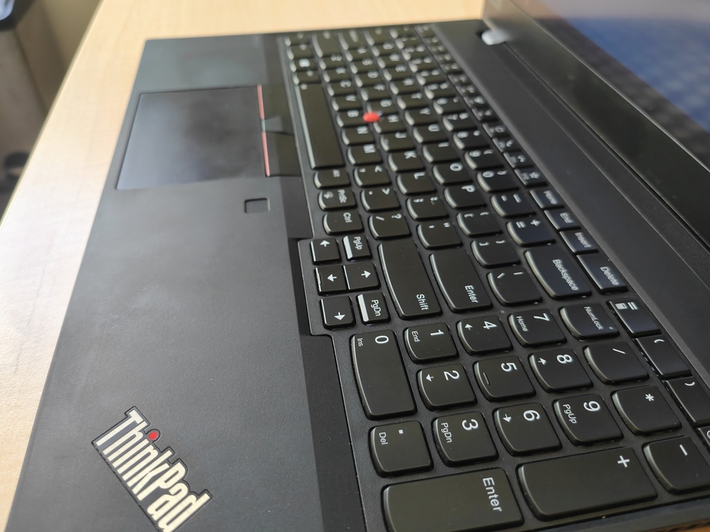 ThinkPad T15